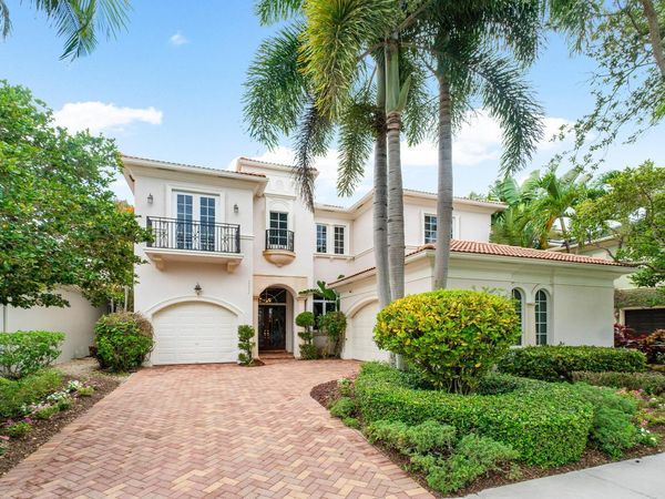17952 Villa Club Way, Boca Raton, FL 33496