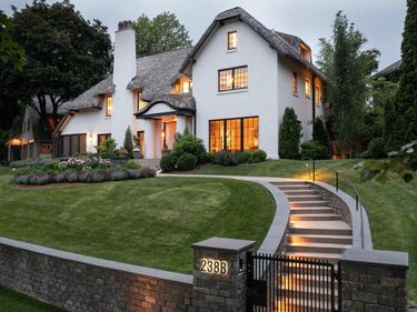 2388 W Lake Of The Isles Parkway, Minneapolis, MN 55405