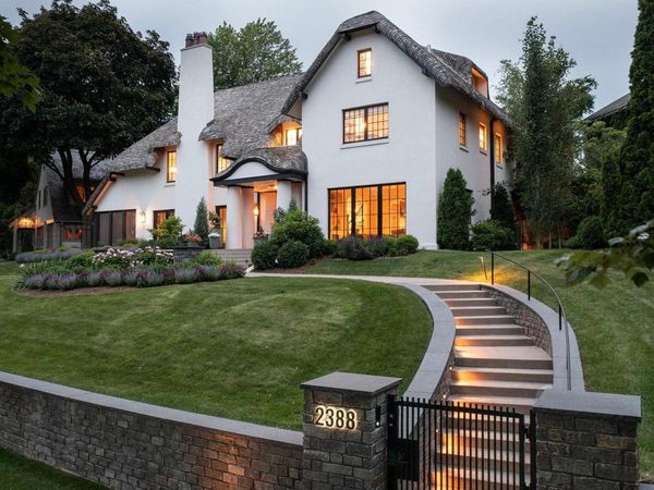 2388 W Lake Of The Isles Parkway, Minneapolis, MN 55405