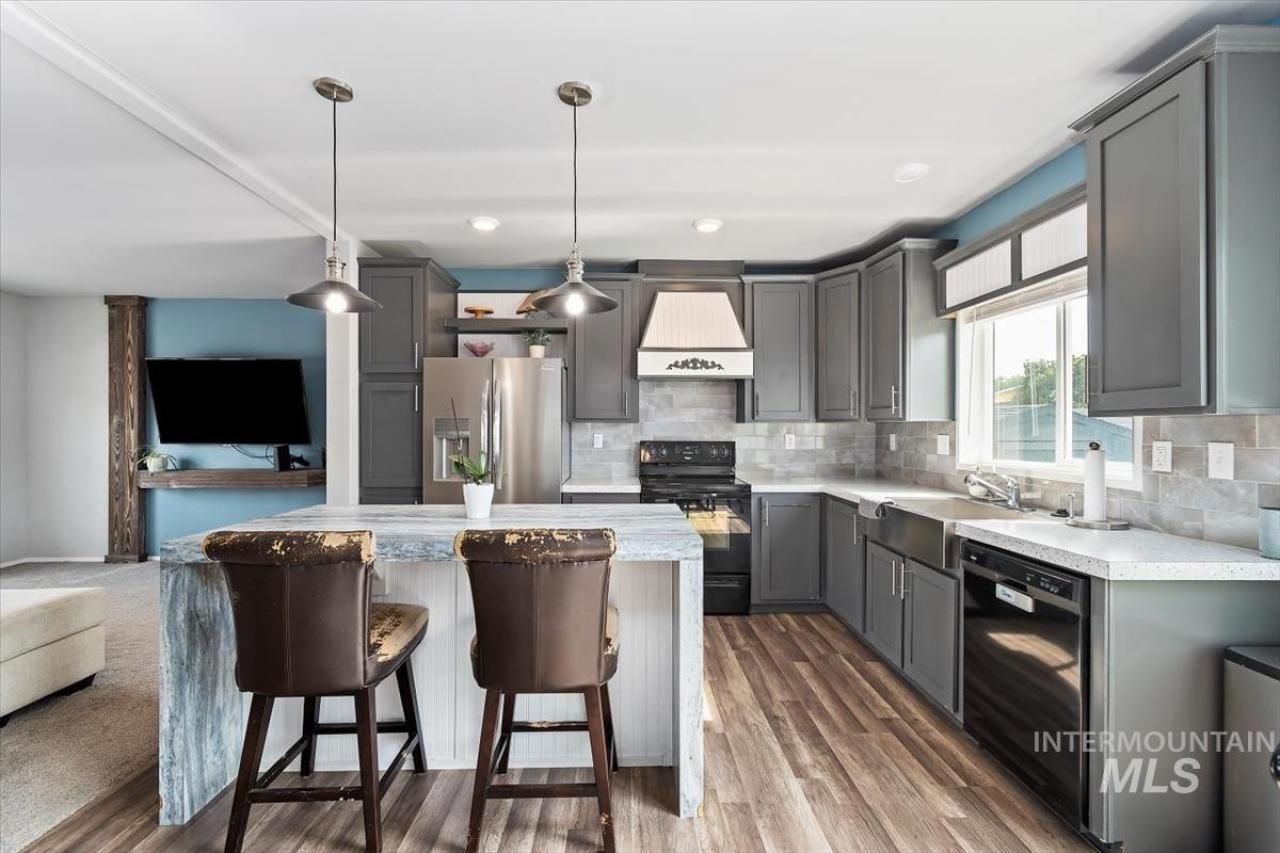 424 W Cherry Lane, Unit Trlr 92, Meridian, ID 83642 Main Photo