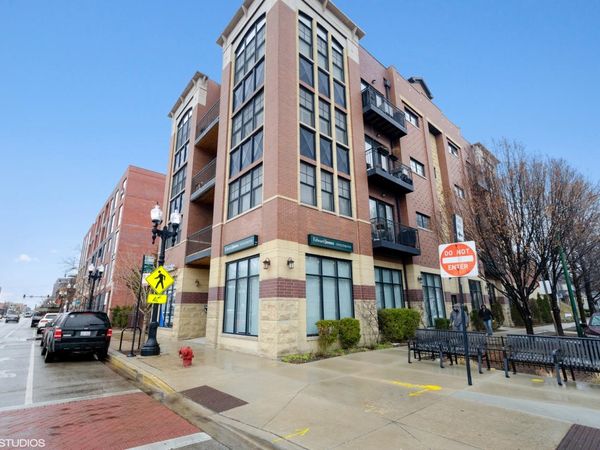 2134 W Lawrence Avenue, Chicago, IL 60625