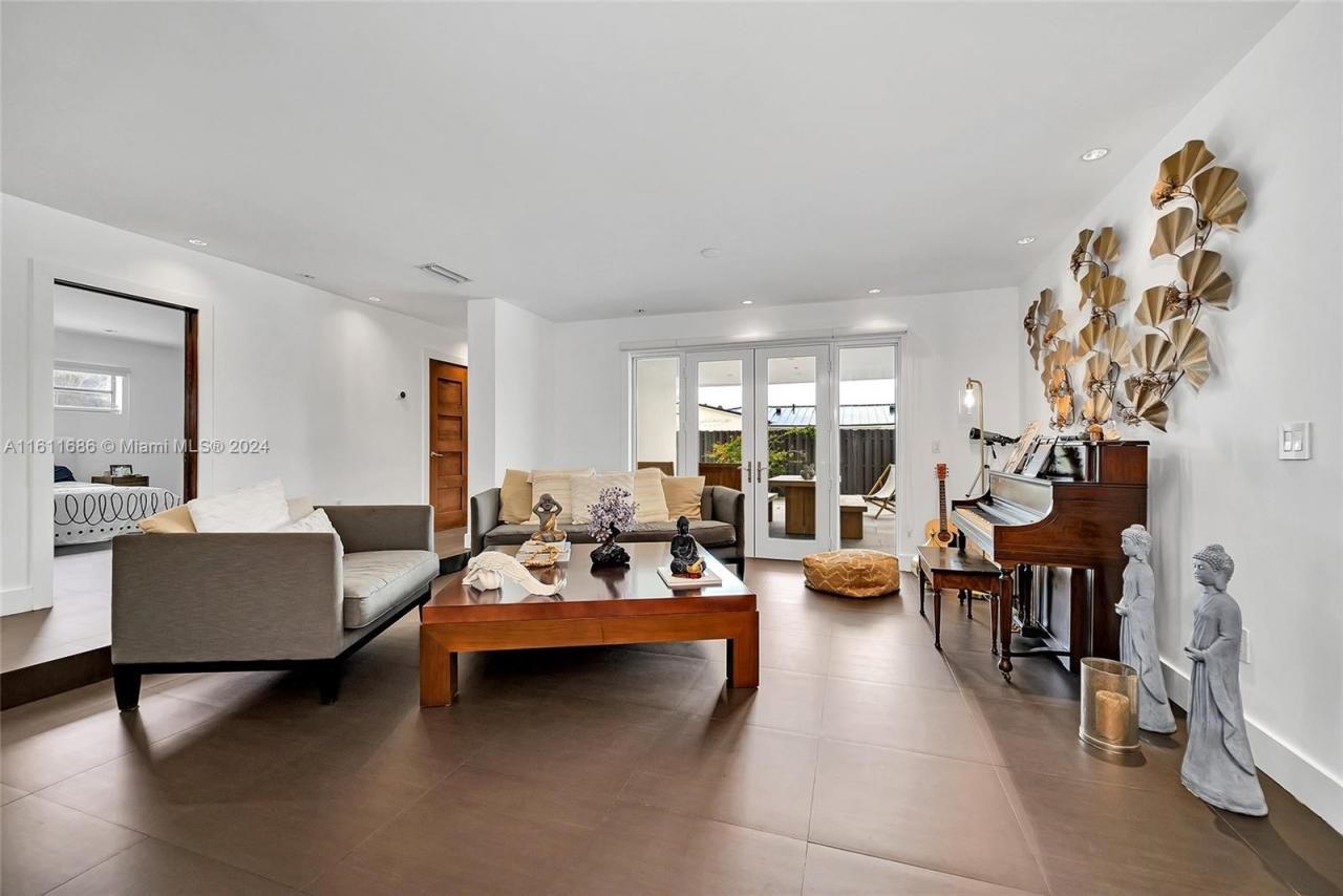 2120 NE 204th St, Miami, FL 33179 Photo