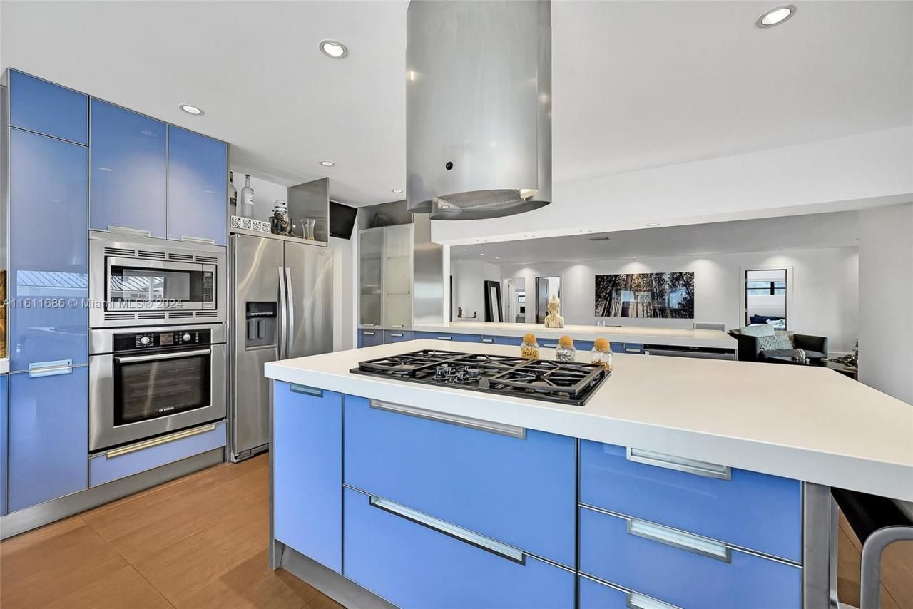 2120 NE 204th St, Miami, FL 33179 Photo