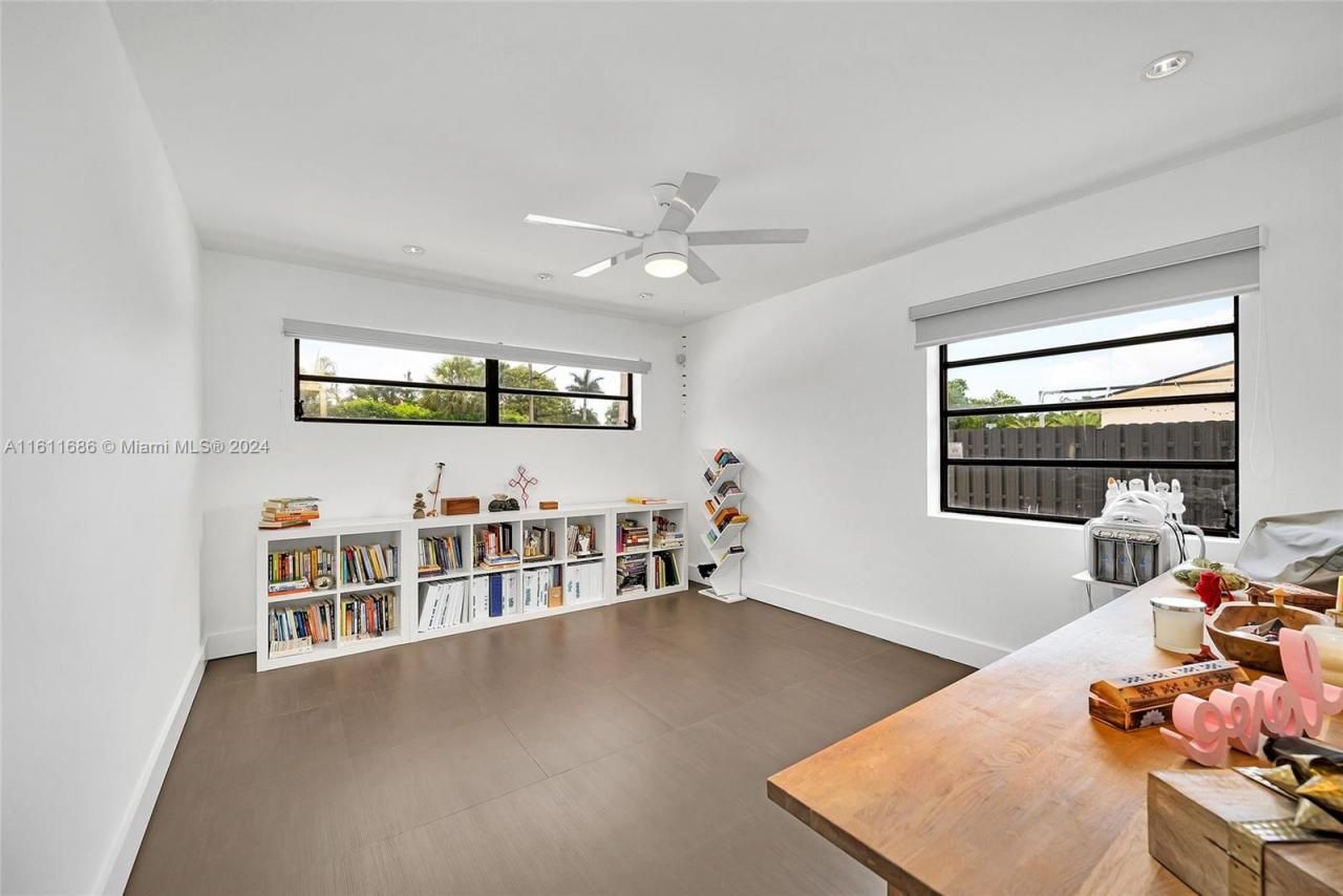 2120 NE 204th St, Miami, FL 33179 Photo