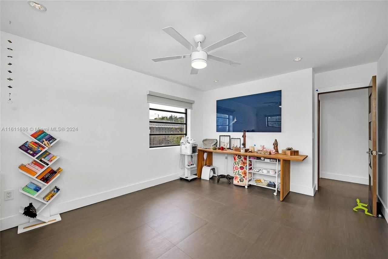 2120 NE 204th St, Miami, FL 33179 Photo