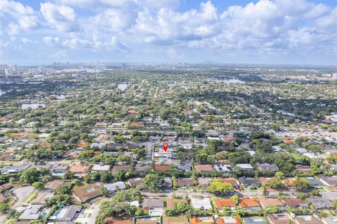 2120 NE 204th St, Miami, FL 33179 Photo
