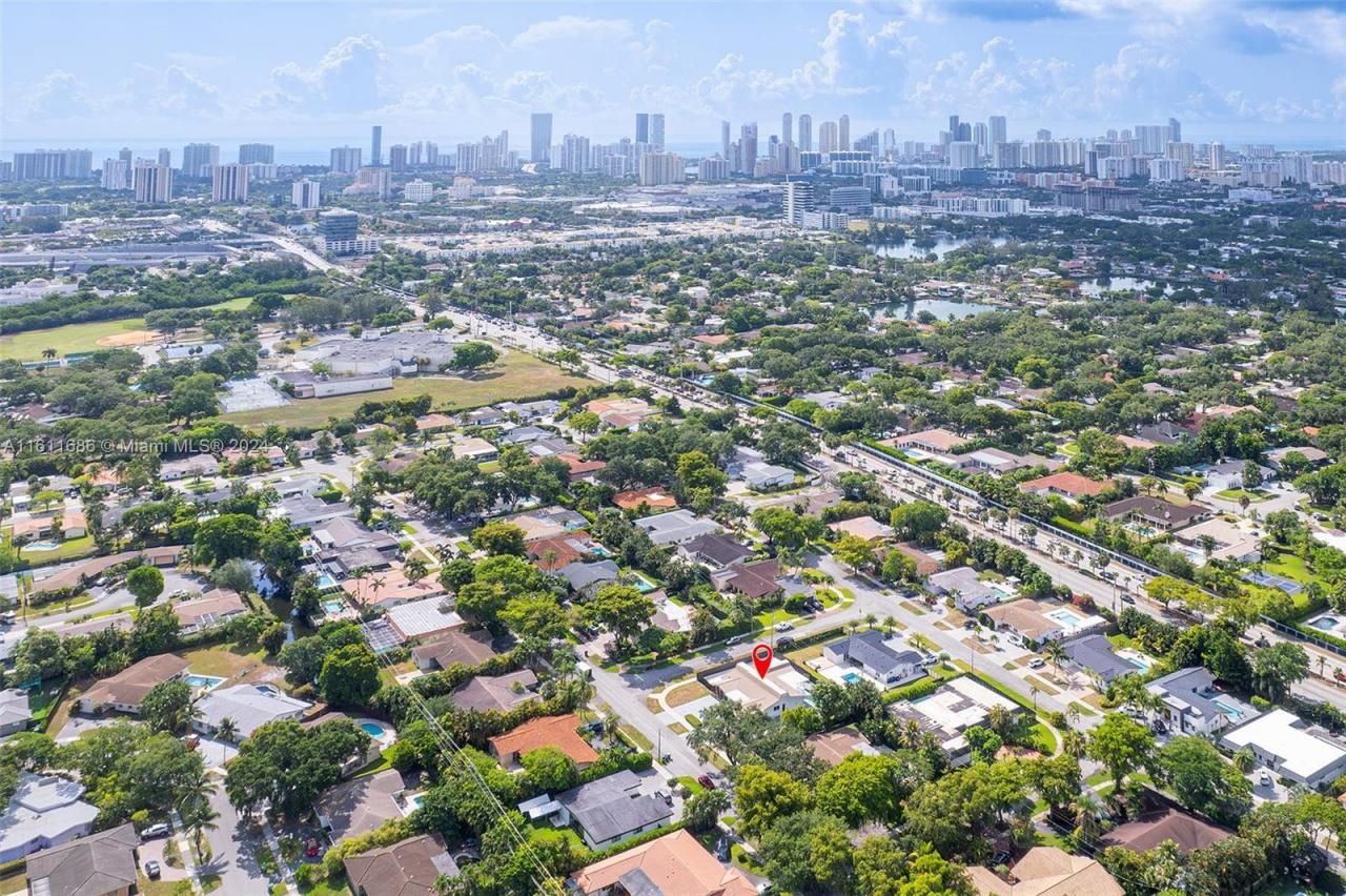 2120 NE 204th St, Miami, FL 33179 Photo