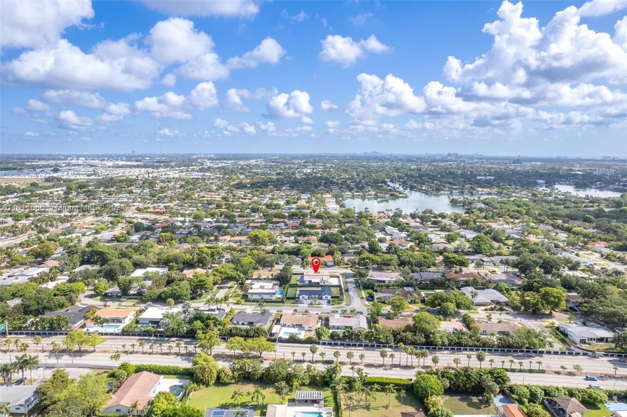 2120 NE 204th St, Miami, FL 33179 Photo