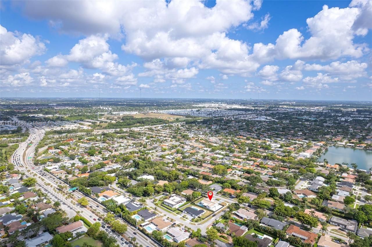 2120 NE 204th St, Miami, FL 33179 Photo