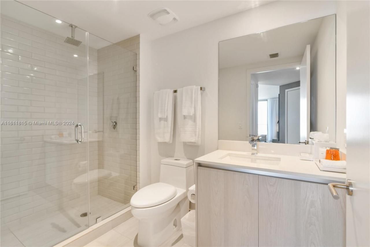 Please Call For Address, Unit R1401, Hollywood, FL 33019 Photo