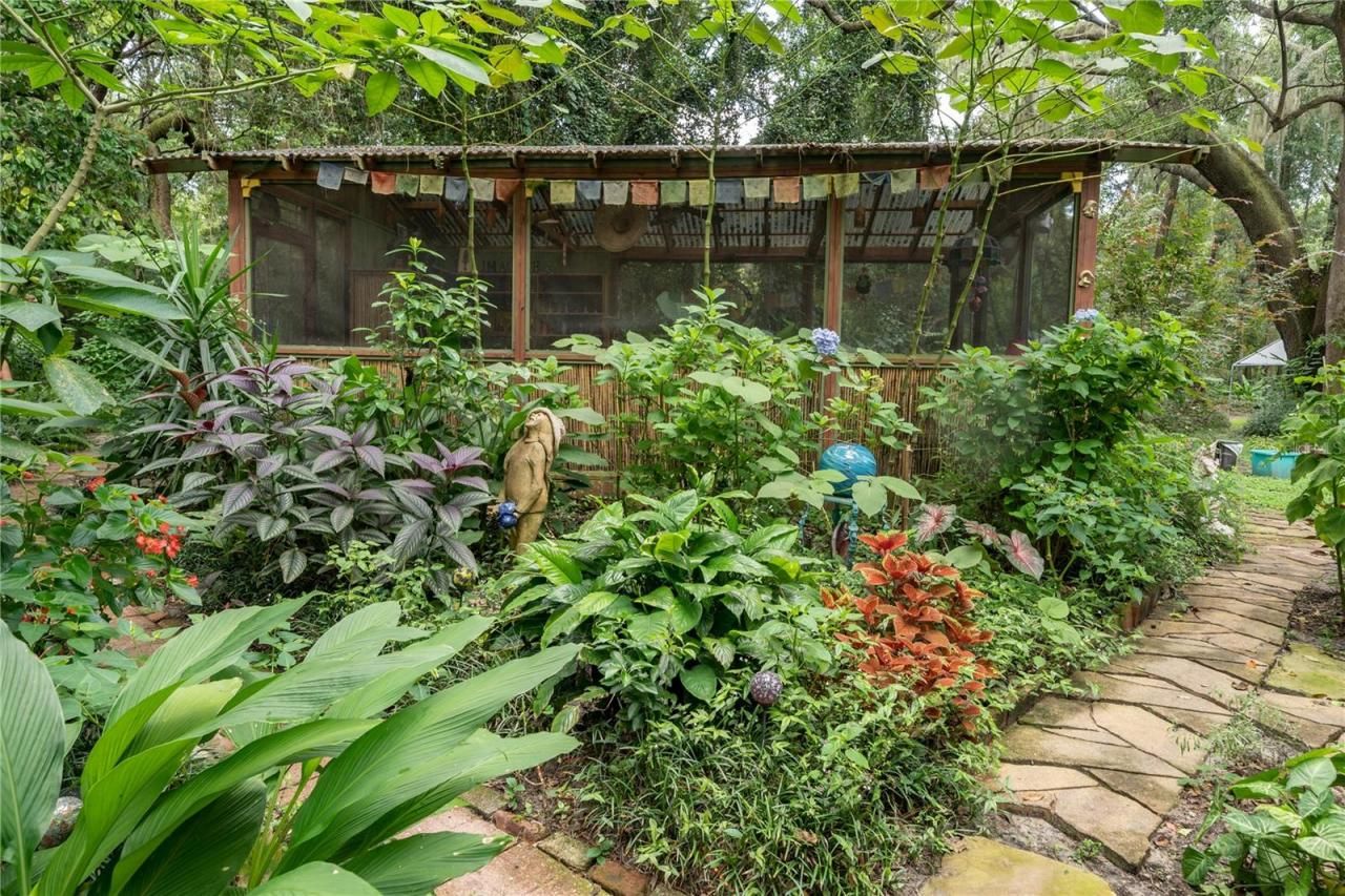 250 W West Lake Drive, Hawthorne, FL 32640 Photo