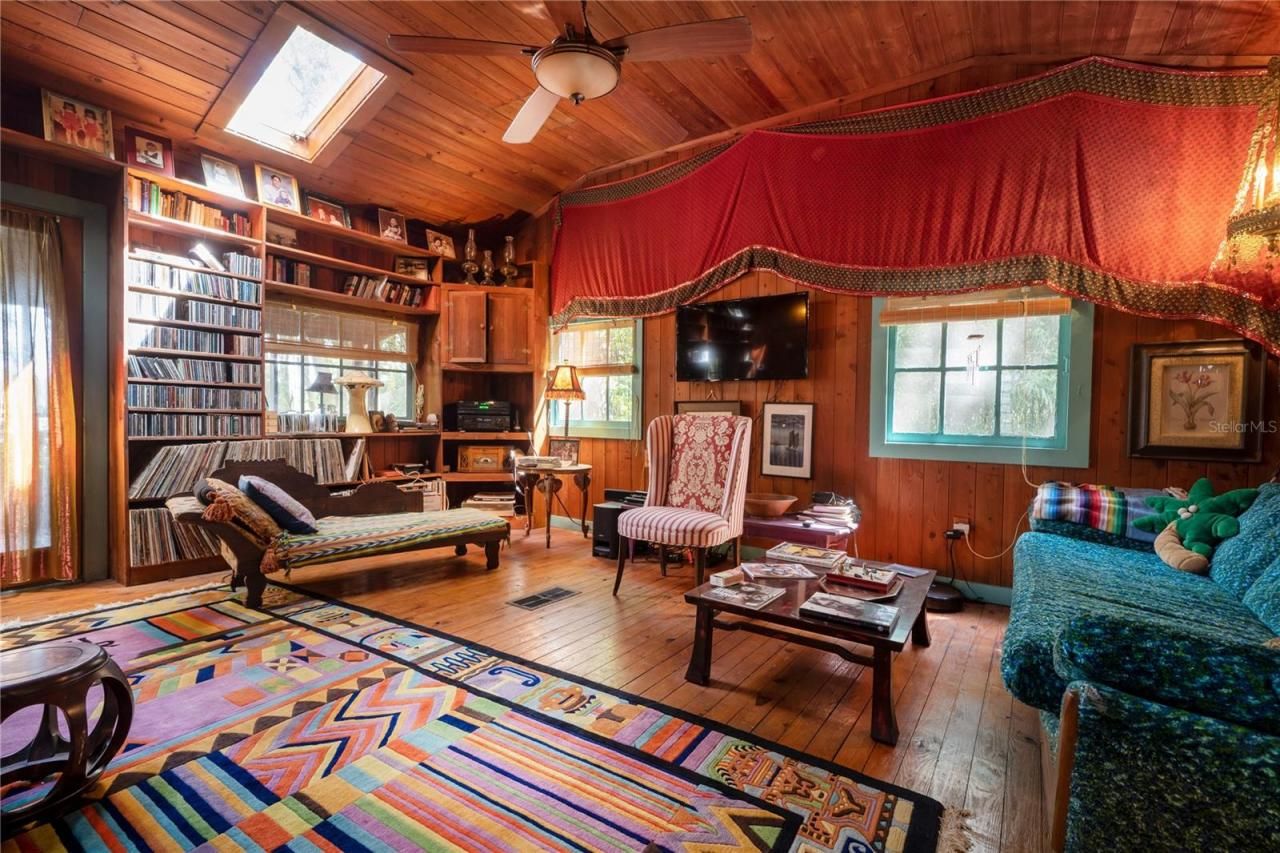 250 W West Lake Drive, Hawthorne, FL 32640 Photo