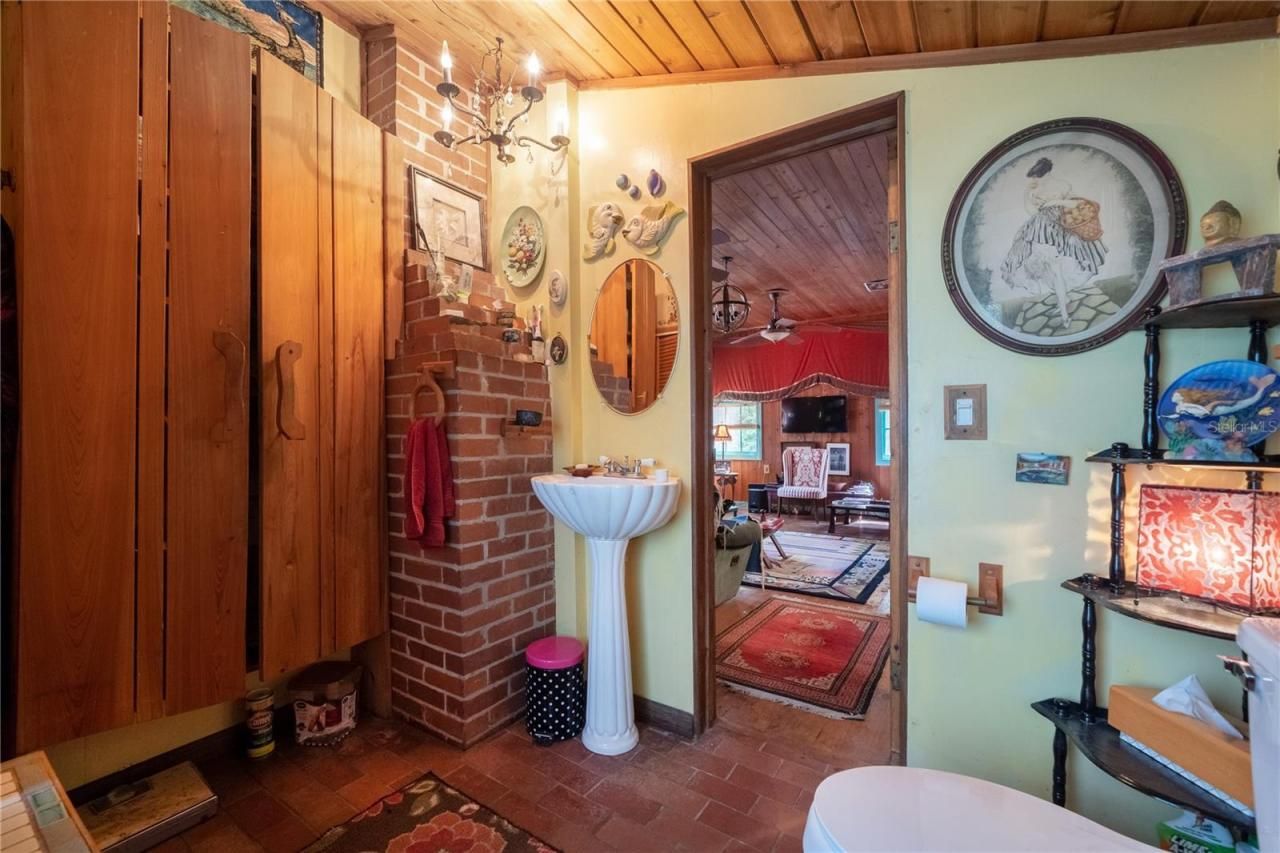 250 W West Lake Drive, Hawthorne, FL 32640 Photo