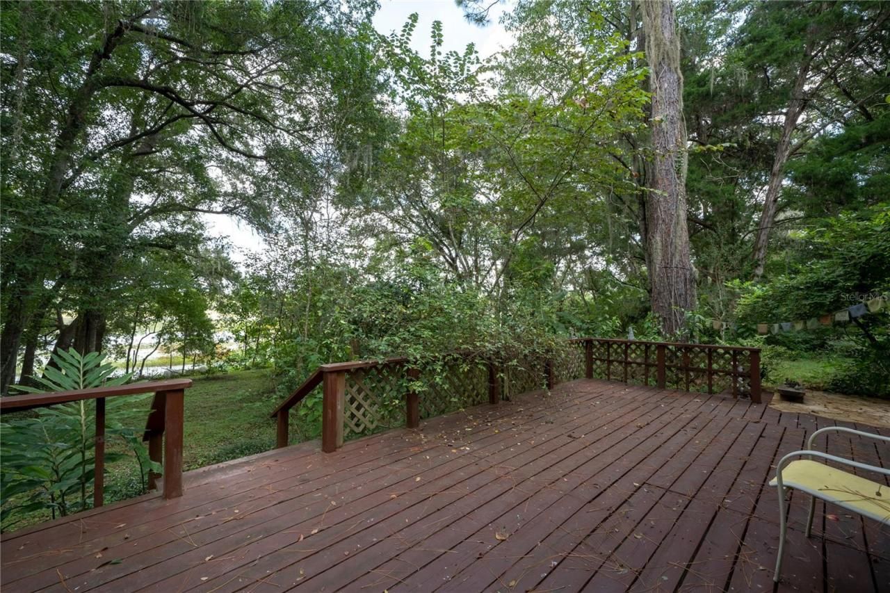 250 W West Lake Drive, Hawthorne, FL 32640 Photo