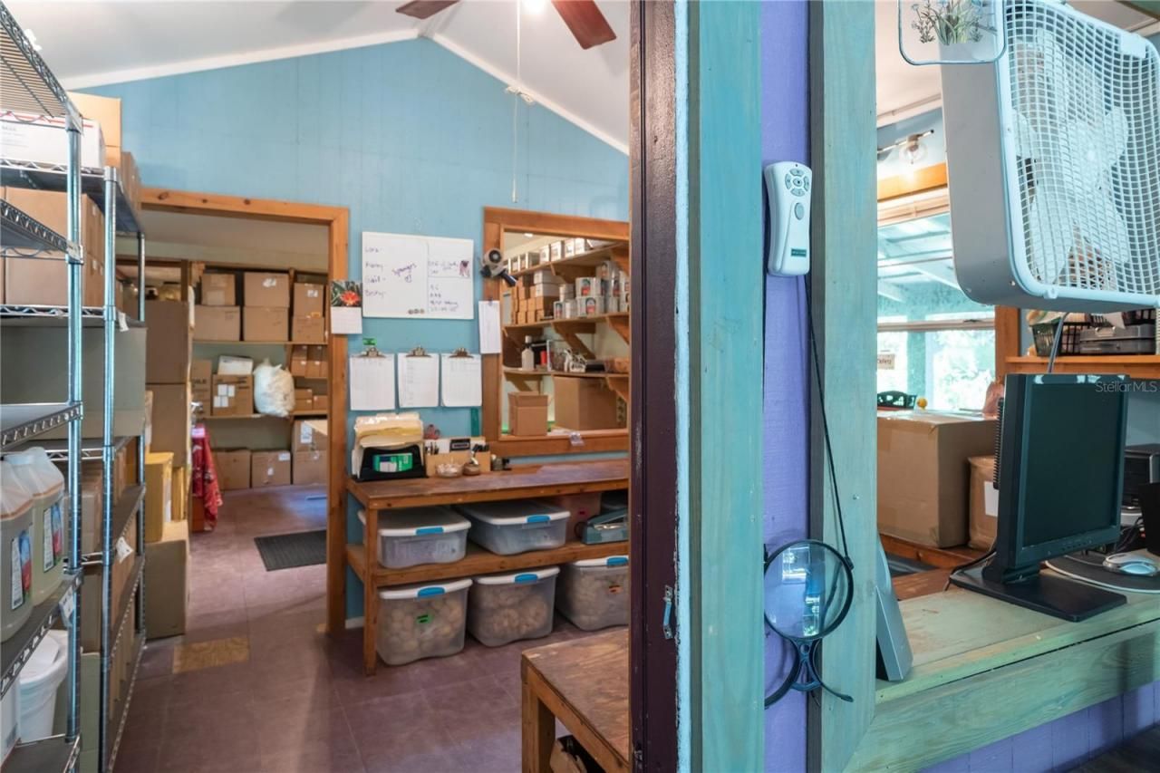 250 W West Lake Drive, Hawthorne, FL 32640 Photo