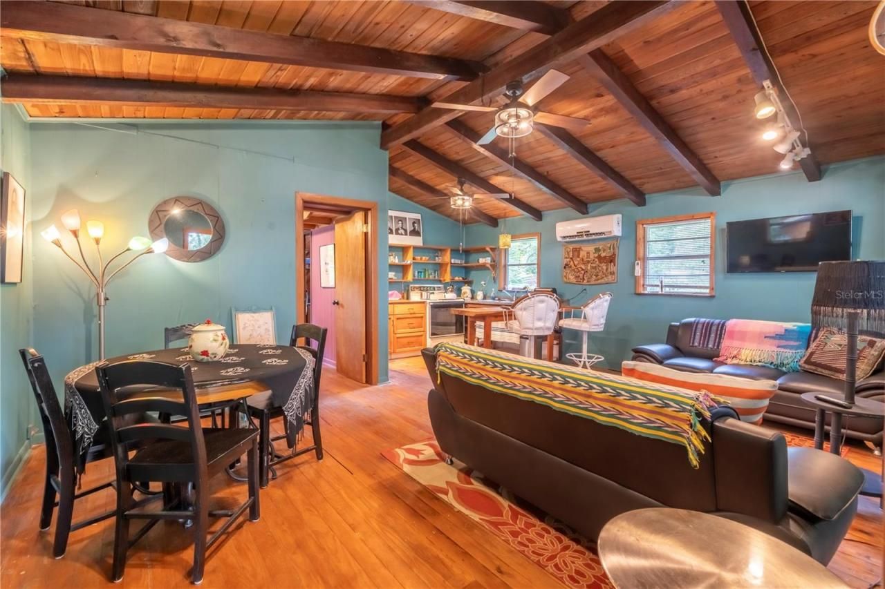 250 W West Lake Drive, Hawthorne, FL 32640 Photo