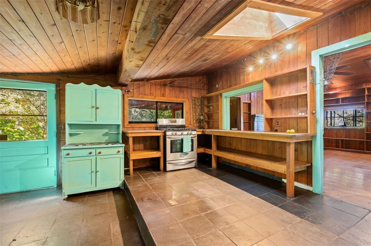 250 W West Lake Drive, Hawthorne, FL 32640 Photo