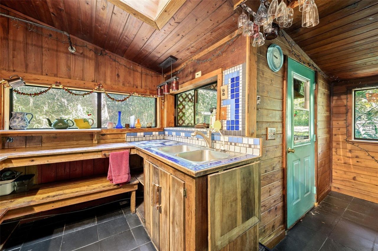 250 W West Lake Drive, Hawthorne, FL 32640 Photo