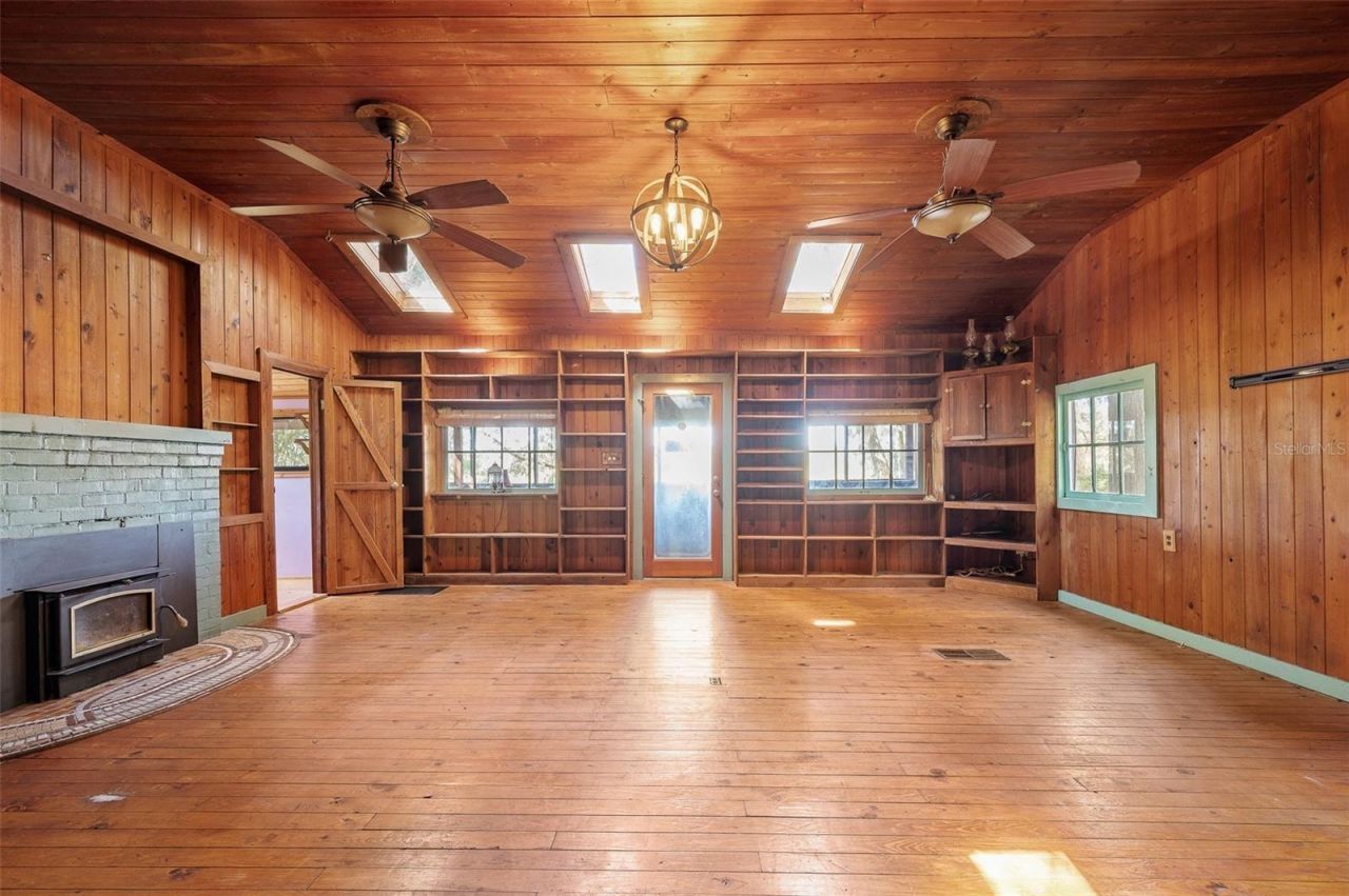 250 W West Lake Drive, Hawthorne, FL 32640 Photo