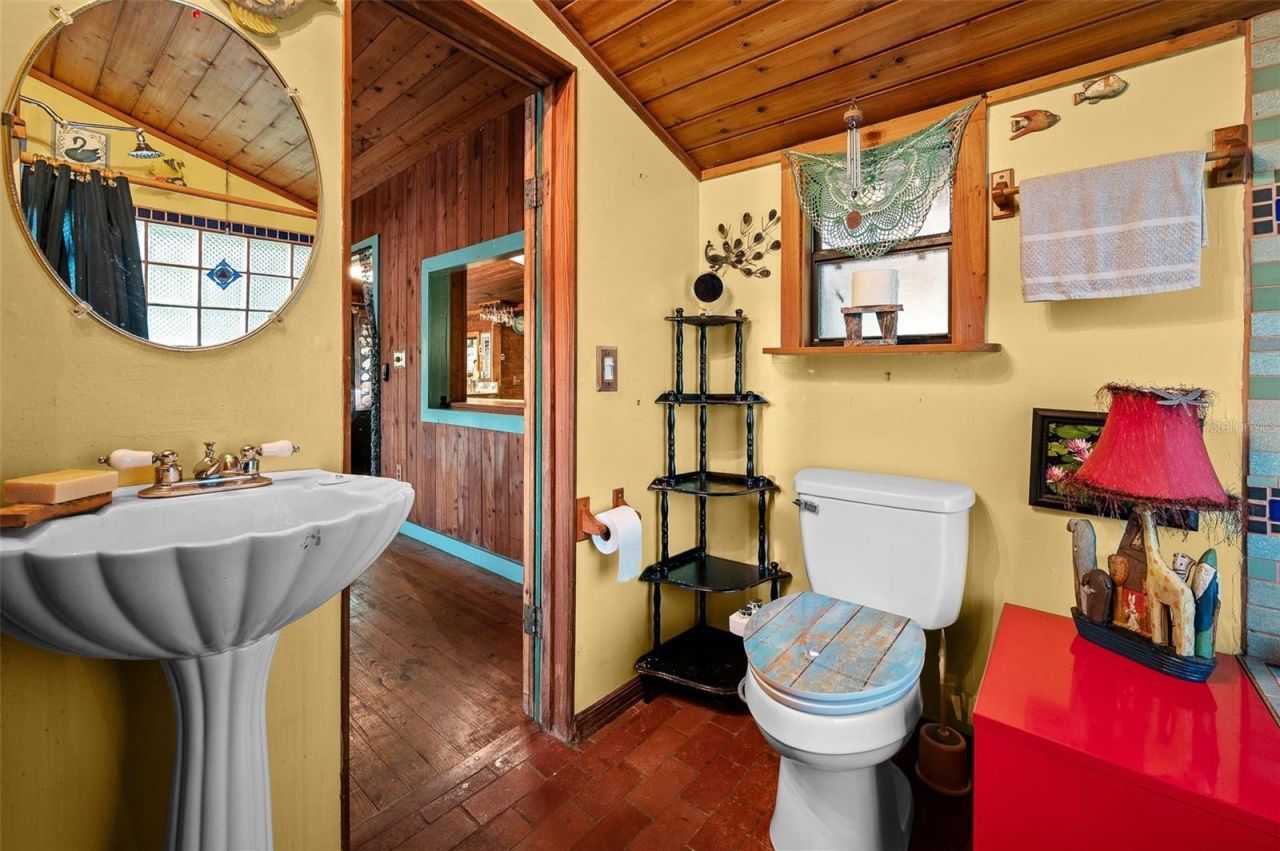 250 W West Lake Drive, Hawthorne, FL 32640 Photo