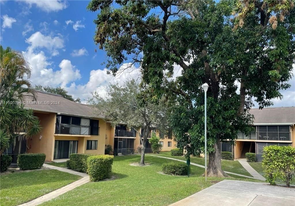 5855 Washington St, Unit 97, Hollywood, FL 33023 Main Photo