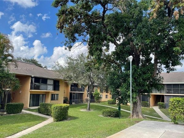 5855 Washington St, Unit 97, Hollywood, FL 33023