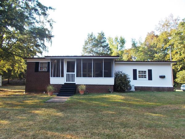 979 Highlander Rd, Camden, TN 38320