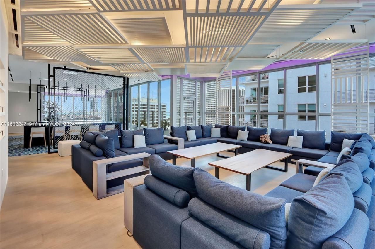 227 NE 2nd St, Unit 2112, Miami, FL 33132 Photo