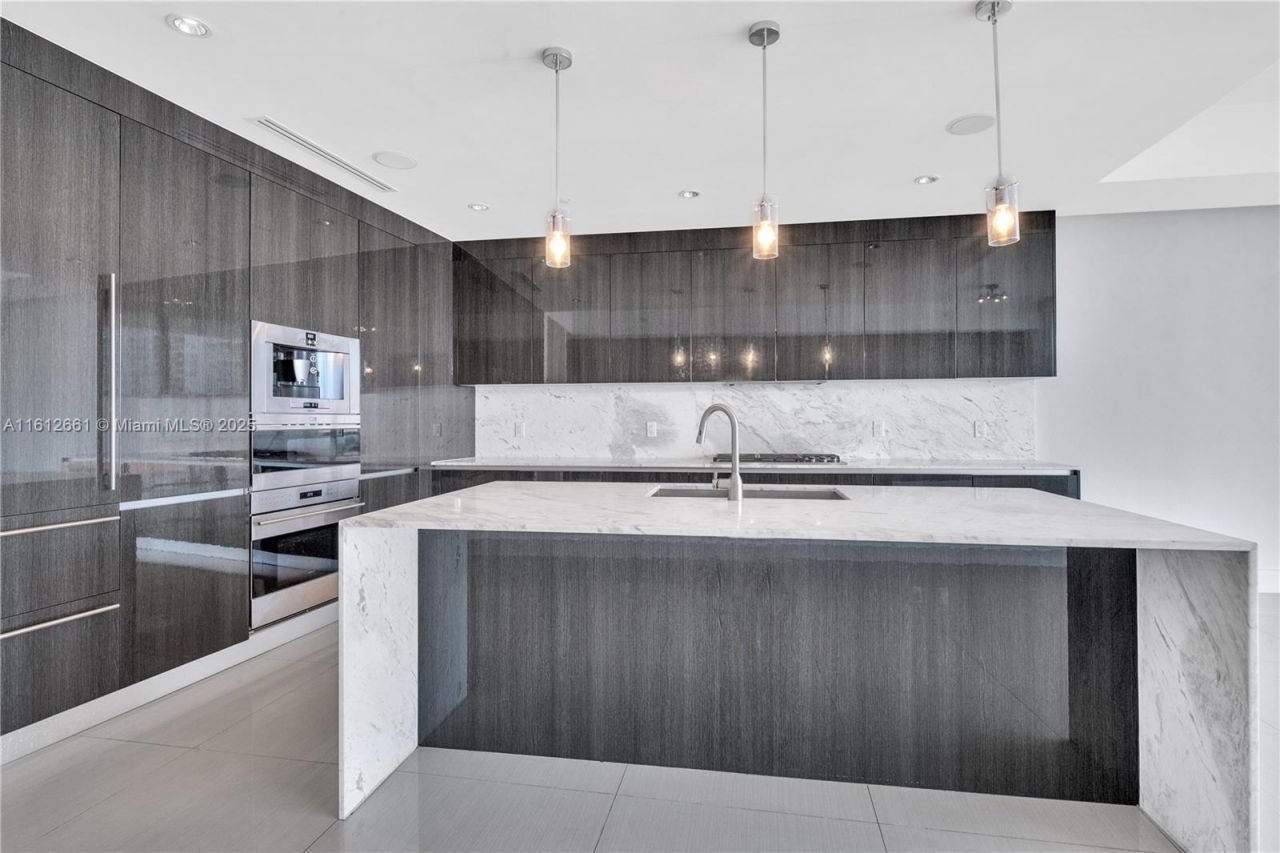 3300 NE 188 St., Unit 611, Aventura, FL 33180 Photo