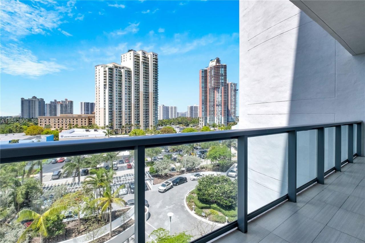 3300 NE 188 St., Unit 611, Aventura, FL 33180 Photo