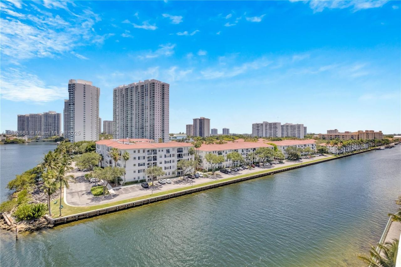 3300 NE 188 St., Unit 611, Aventura, FL 33180 Photo