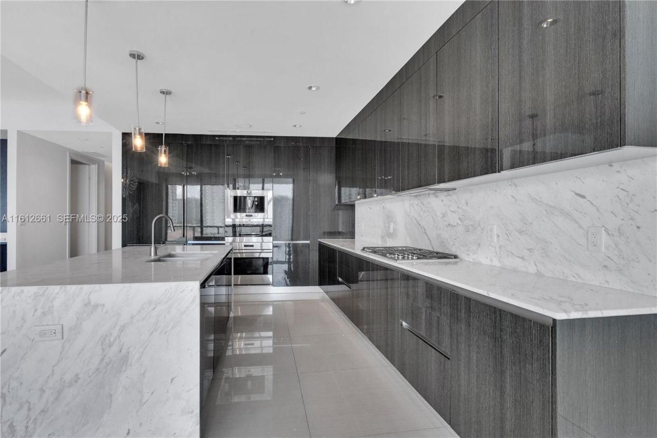 3300 NE 188 St., Unit 611, Aventura, FL 33180 Photo