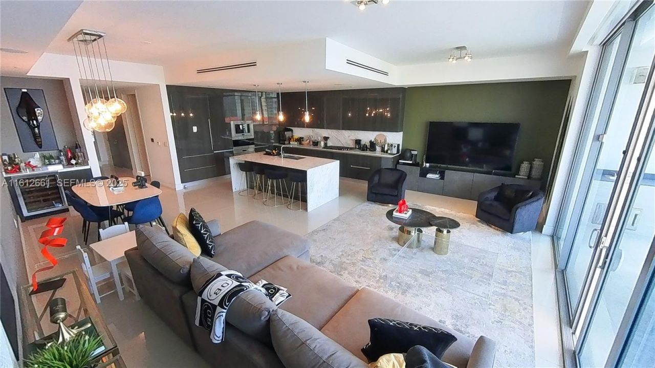 3300 NE 188 St., Unit 611, Aventura, FL 33180 Photo