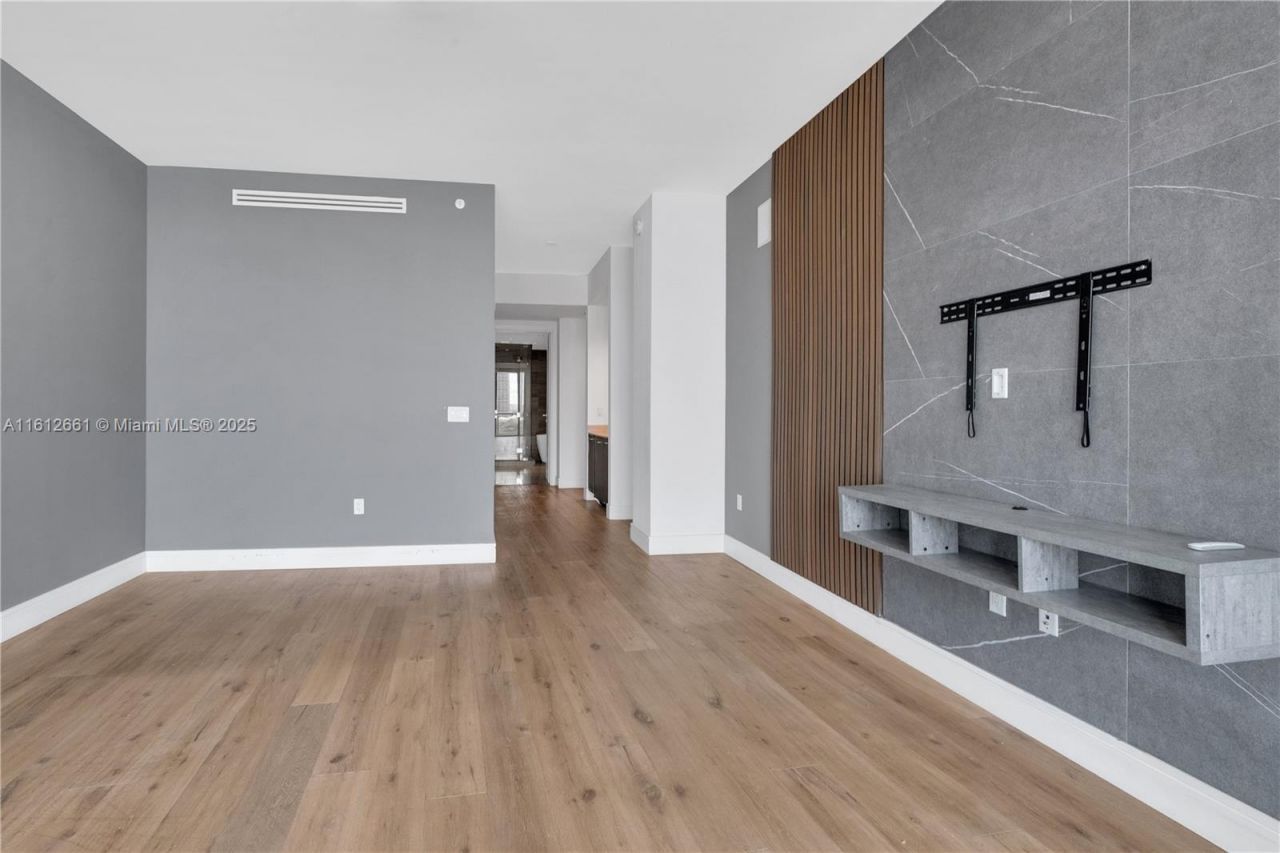 3300 NE 188 St., Unit 611, Aventura, FL 33180 Photo