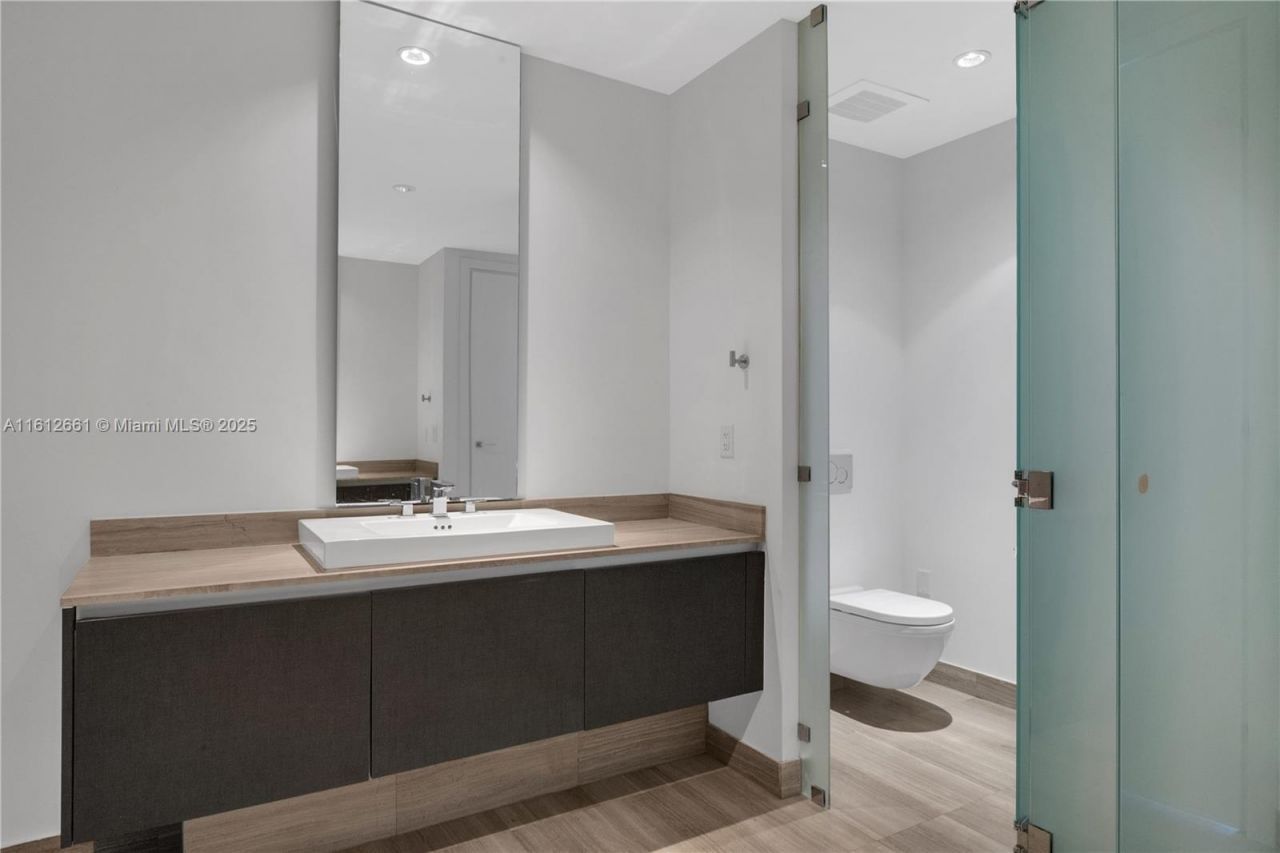 3300 NE 188 St., Unit 611, Aventura, FL 33180 Photo