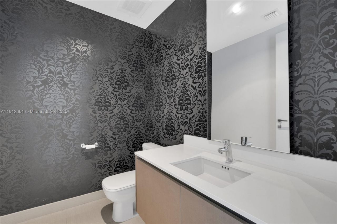 3300 NE 188 St., Unit 611, Aventura, FL 33180 Photo