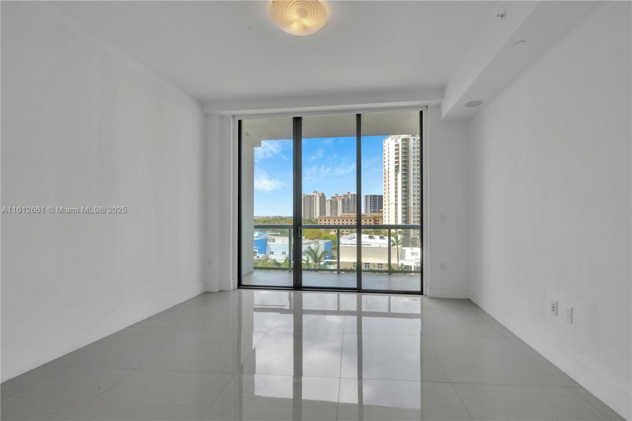 3300 NE 188 St., Unit 611, Aventura, FL 33180 Photo