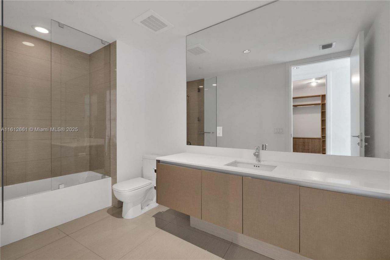 3300 NE 188 St., Unit 611, Aventura, FL 33180 Photo