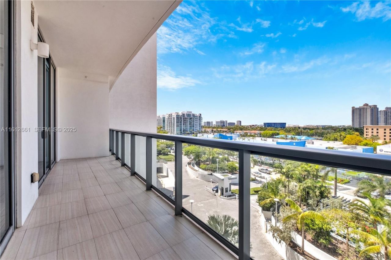 3300 NE 188 St., Unit 611, Aventura, FL 33180 Photo