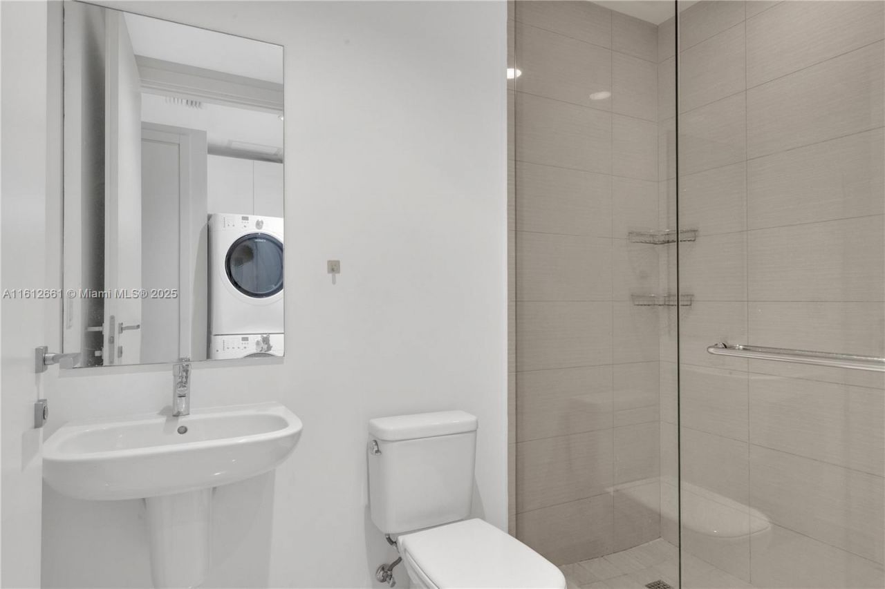 3300 NE 188 St., Unit 611, Aventura, FL 33180 Photo