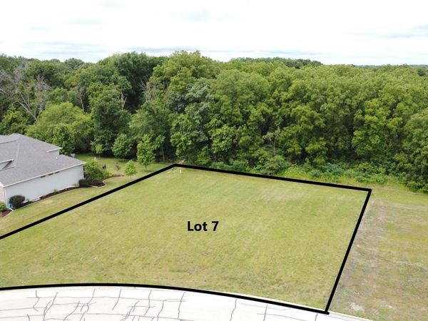 1105 Secretariat Drive, Genoa, IL 60135