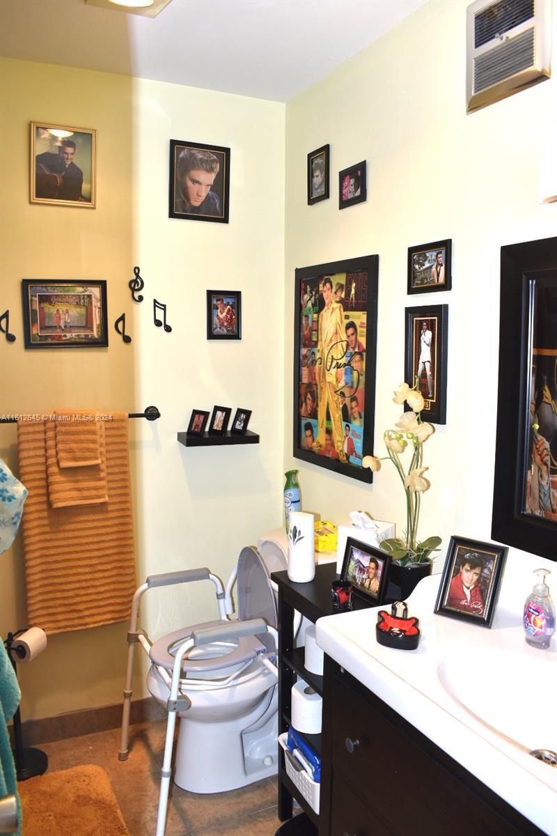 5300 Washington St, Unit D309, Hollywood, FL 33021 Photo