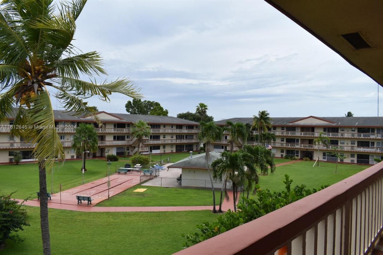 5300 Washington St, Unit D309, Hollywood, FL 33021 Photo