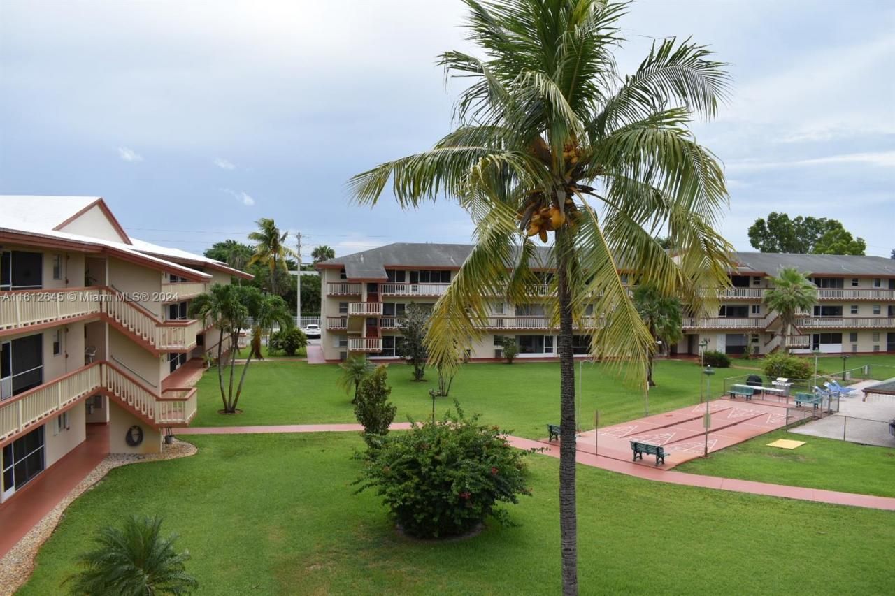 5300 Washington St, Unit D309, Hollywood, FL 33021 Photo