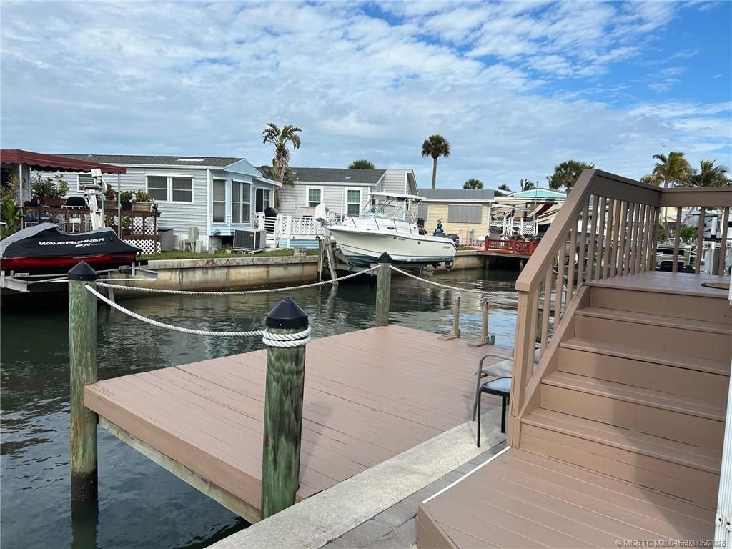 1094 Nettles Boulevard, Jensen Beach, FL 34957 Photo