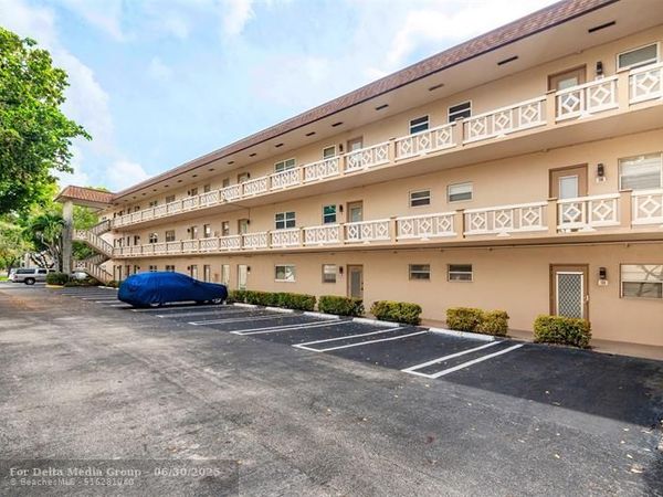 3430 NW 52nd Avenue, Unit 102, Lauderdale Lakes, FL 33319