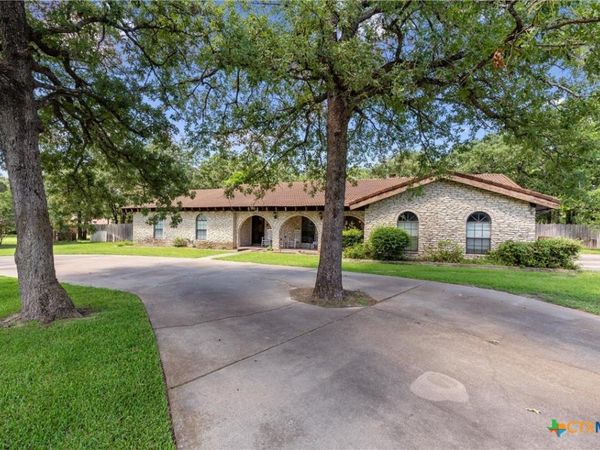 101 Sand Oak, Rockdale, TX 76567