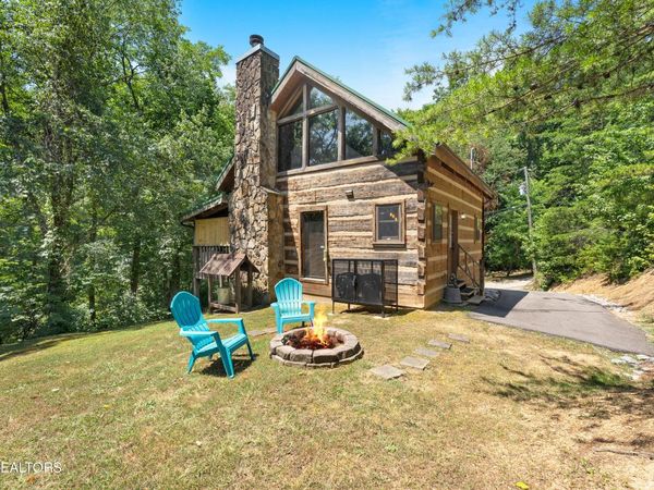 2110 Rising Fawn Way, Sevierville, TN 37876