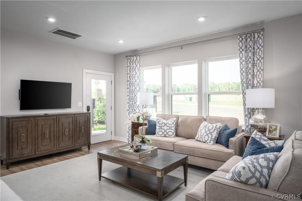 6655 Citory Way Moseley, VA 23120