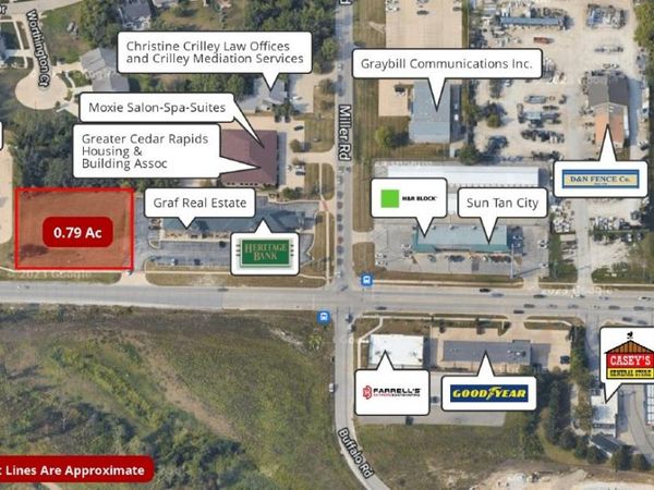 2252 Blairs Ferry Road, Hiawatha, IA 52233